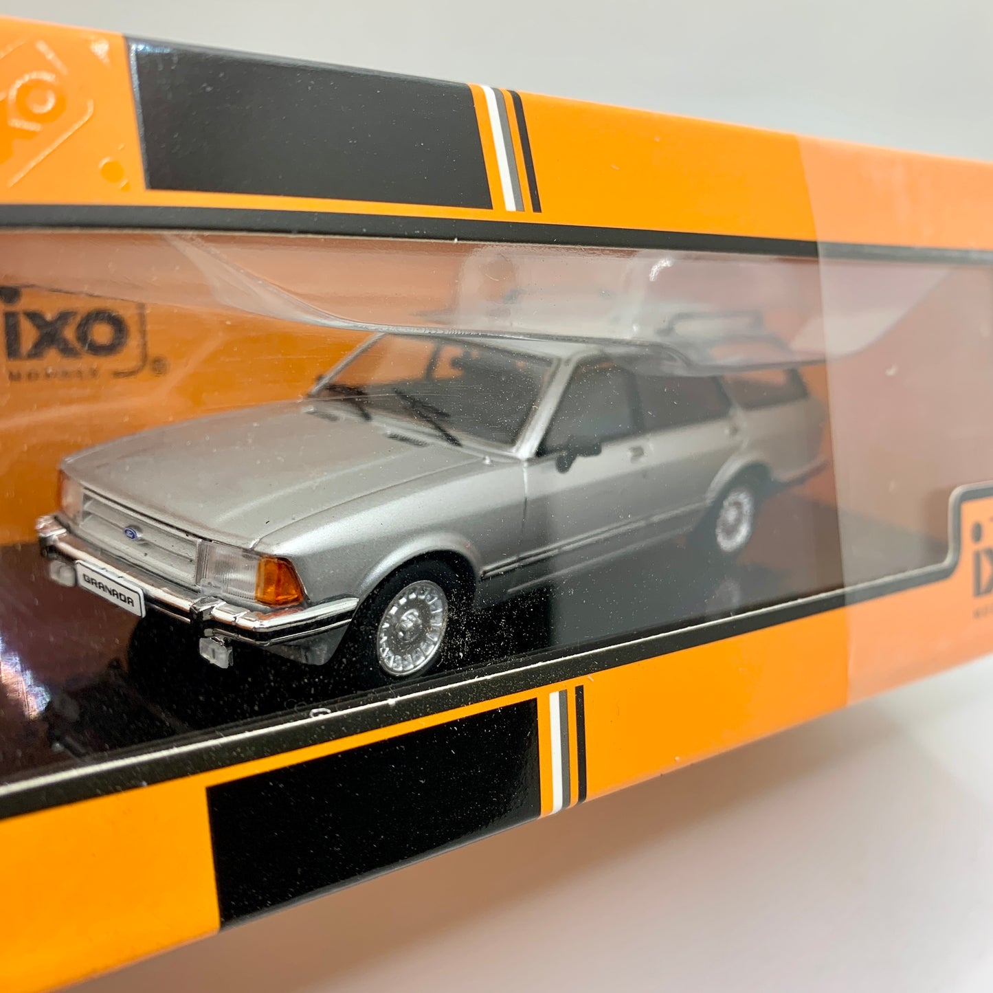 Iconic Ford Granada Collectable Classic Cars 1/43 Scale