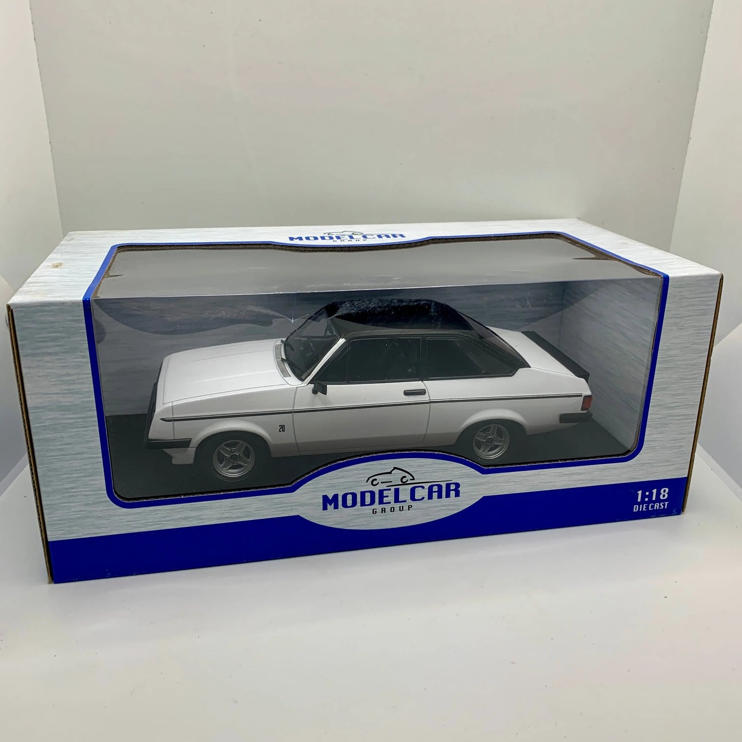 Ford Escort MK II RS 2000 Collectable Cars 1/18 Scale  Cars Stock Car & Banger Toy Tracks