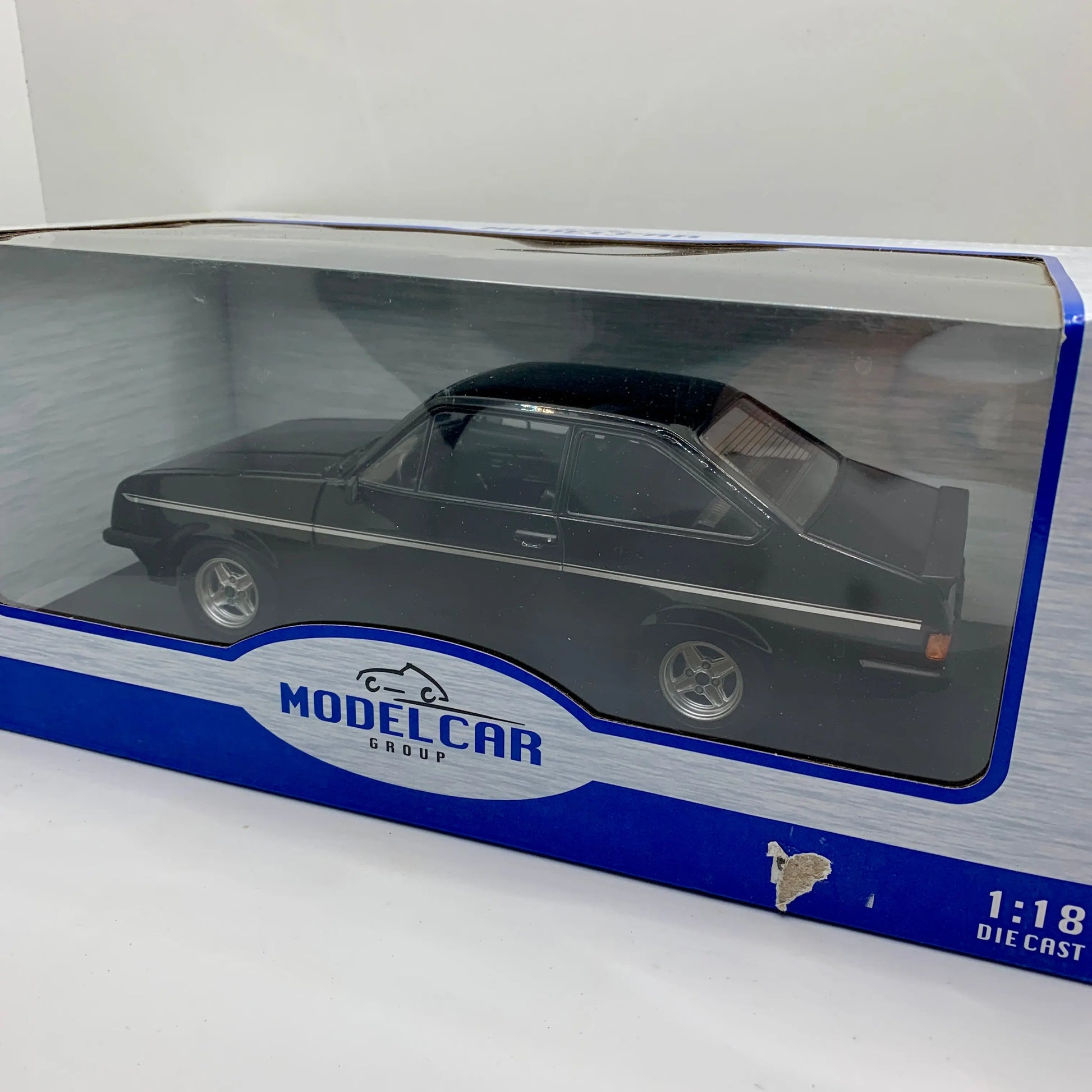 Ford Escort MK II RS 2000 Collectable Cars 1/18 Scale  Cars Stock Car & Banger Toy Tracks