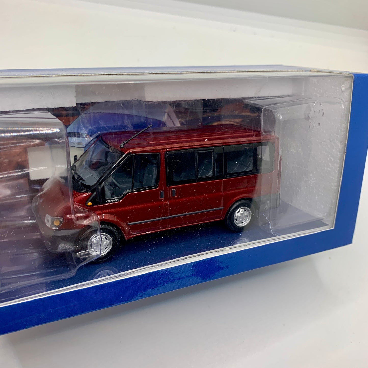 Iconic Ford Transit Collectable Classic Cars 1/43 Scale