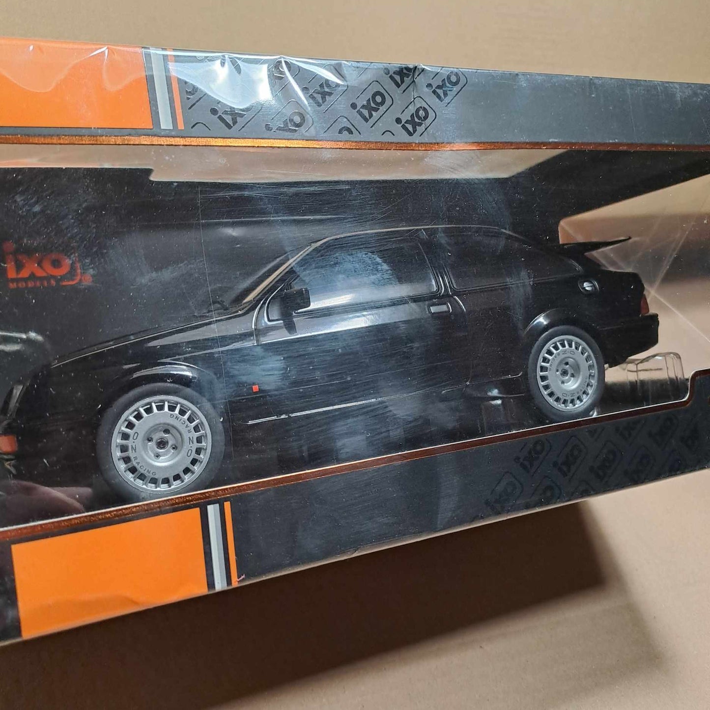 Ford Sierra RS Cosworth 1987 Collectable Cars 1/18 Scale