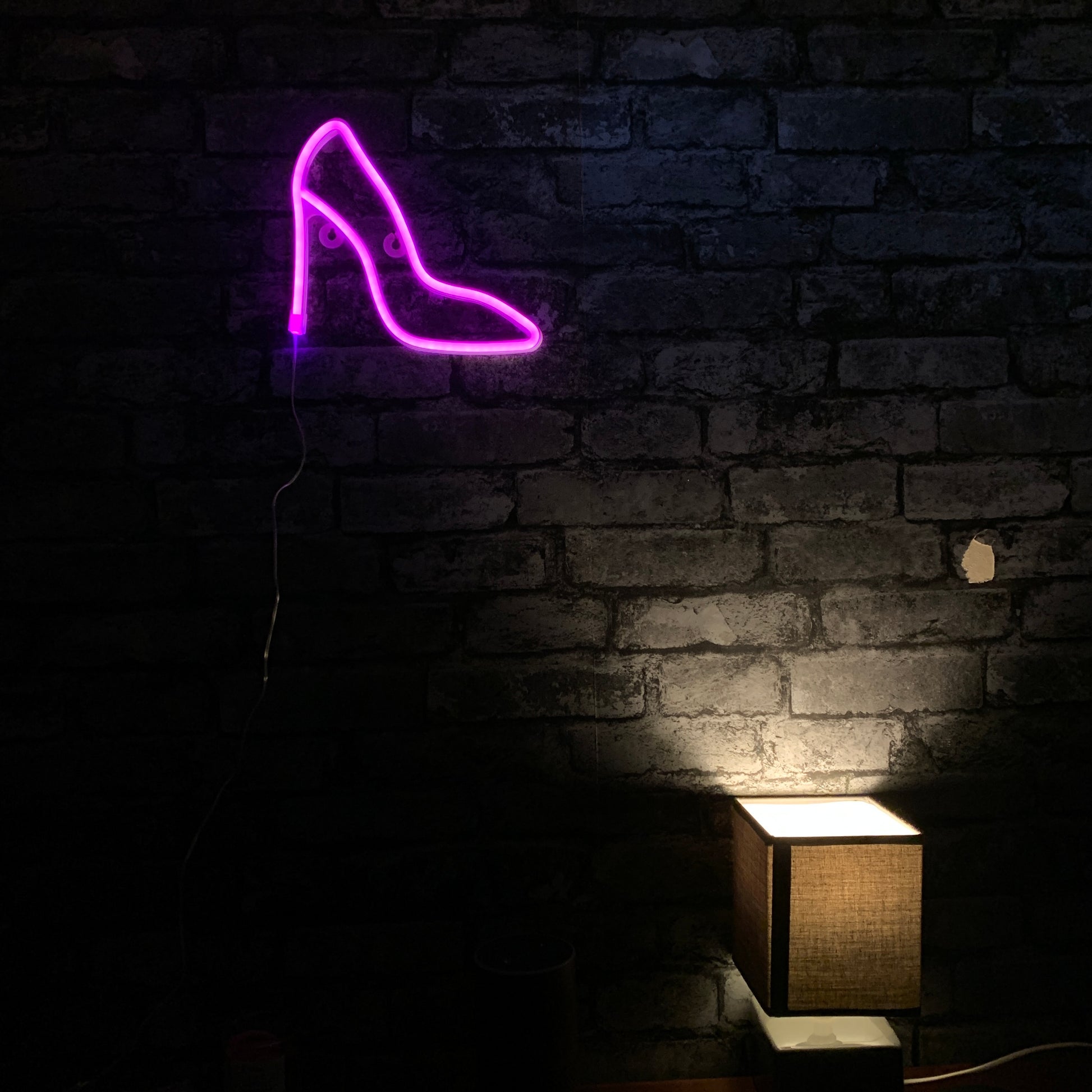 High Heel Shoe LED NEON Wall Light - Wall Light - Stock Car & Banger Toy Tracks