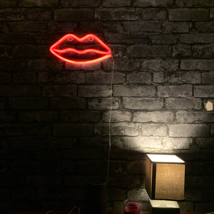Lips LED NEON Wall Light - Wall Light - Stock Car & Banger Toy Tracks